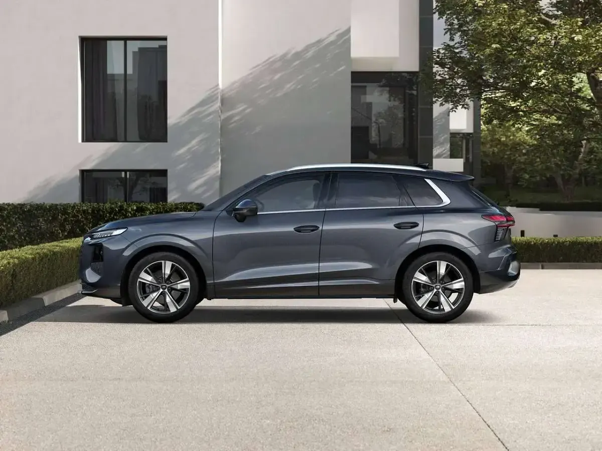 Nuova Audi Q3 Advanced Plus 150 CV (110 kW) 2026 Grigio tambora SUV