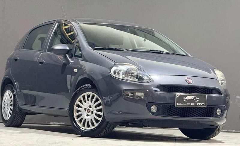 Usata Fiat Punto Lounge 69 CV (50 kW) 2017 Grigio Utilitaria