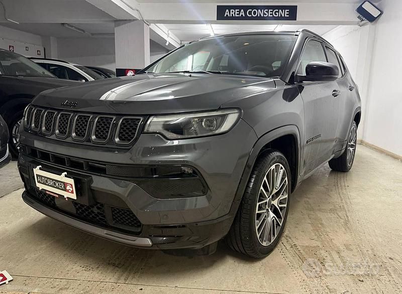 Grigio Usata 2024 Jeep Compass SUV | 27.500 € (Buon prezzo) - Immagine 1/4