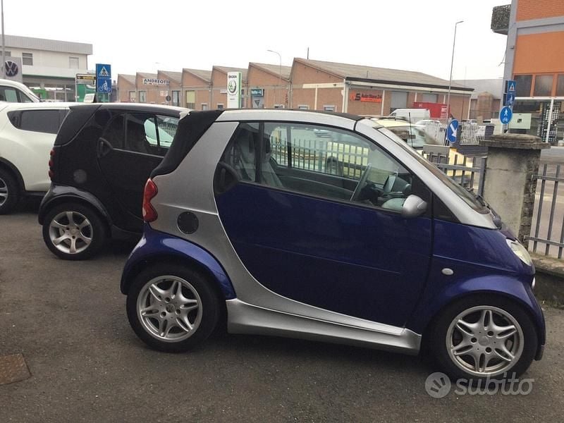 Usata Smart ForTwo Cabrio Pure 61 CV (44 kW) 2004 Nero Cabrio
