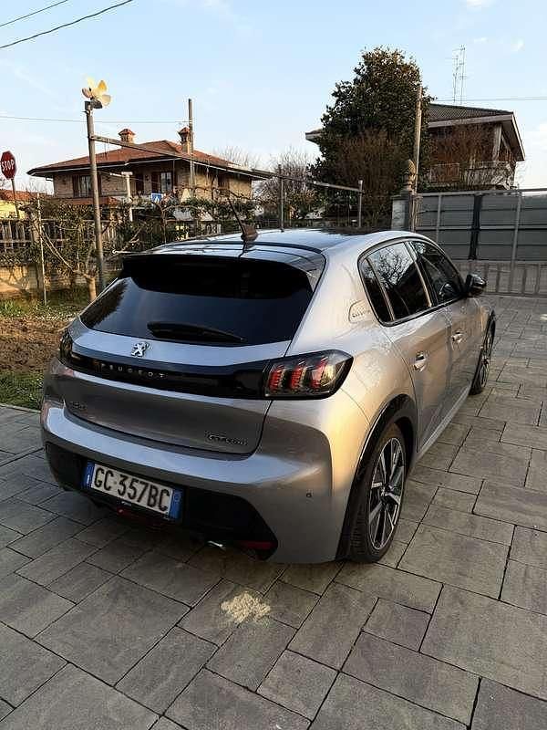Usata Peugeot 208 GT-line 102 CV (75 kW) 2020 Utilitaria