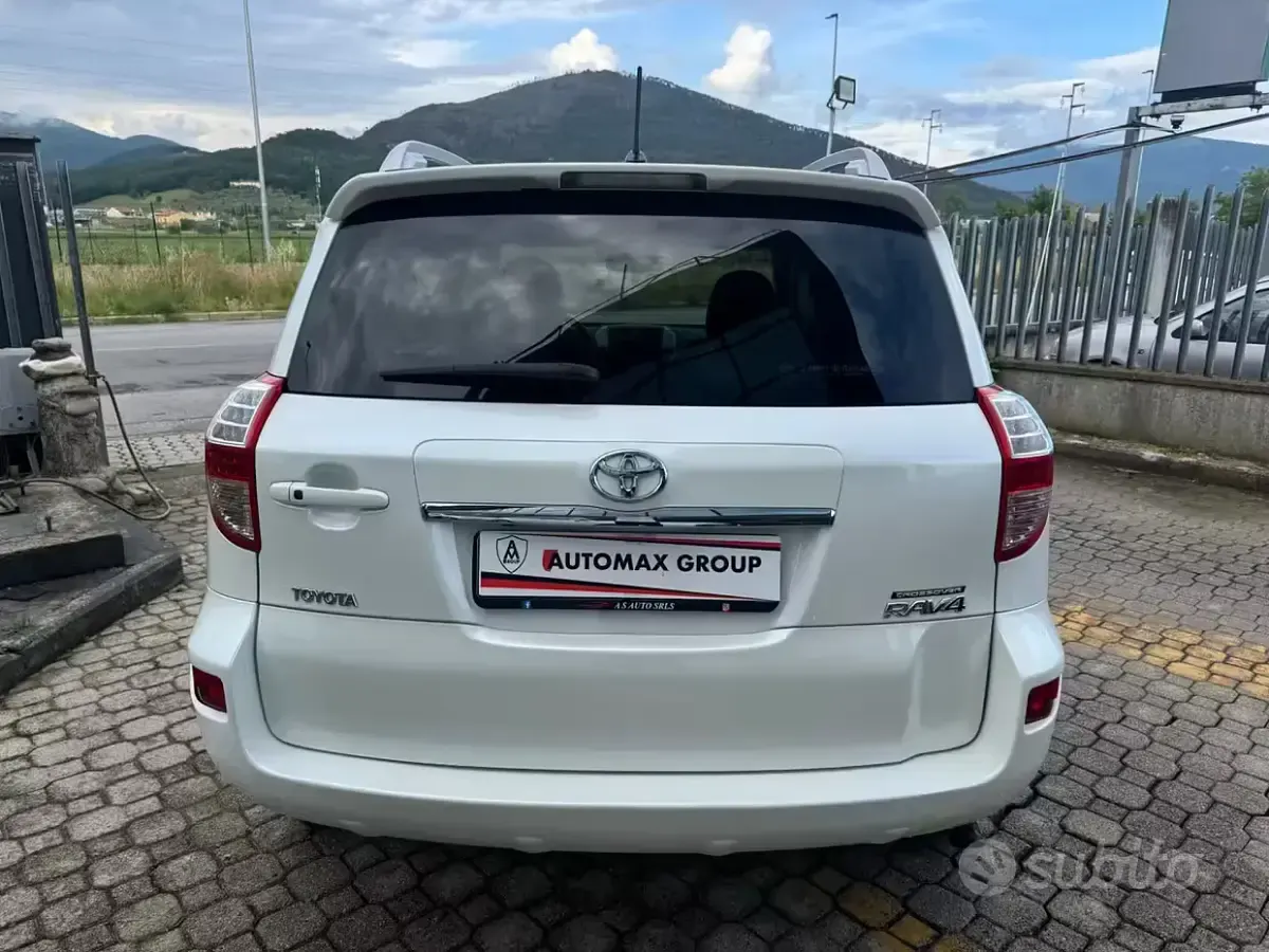 Usata Toyota RAV4 Style 150 CV (110 kW) 2012 Bianco SUV