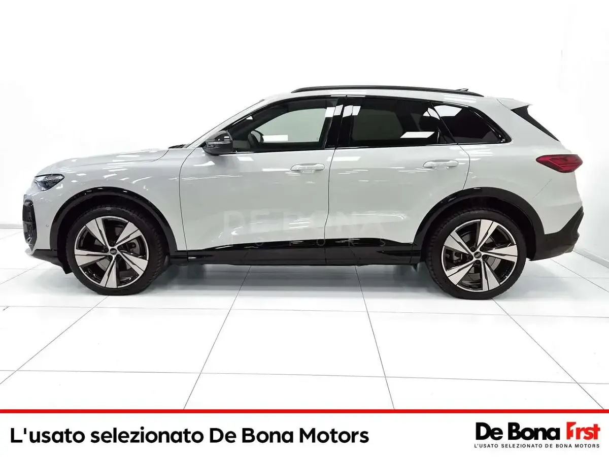 Nuova Audi Q5 S-Line 204 CV (150 kW) 2025 Bianco SUV