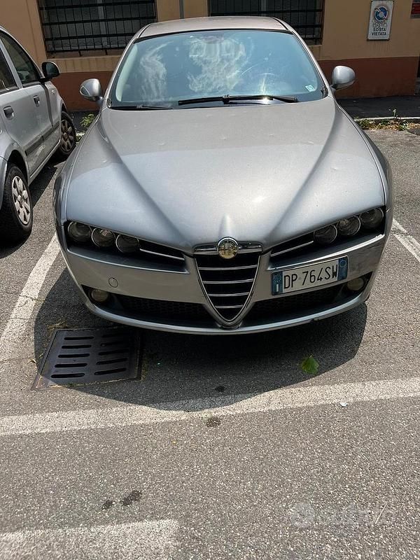 Grigio Usata 2008 Alfa Romeo 159 Distinctive Station wagon | 1500 € (Buon prezzo) - Immagine 1/4