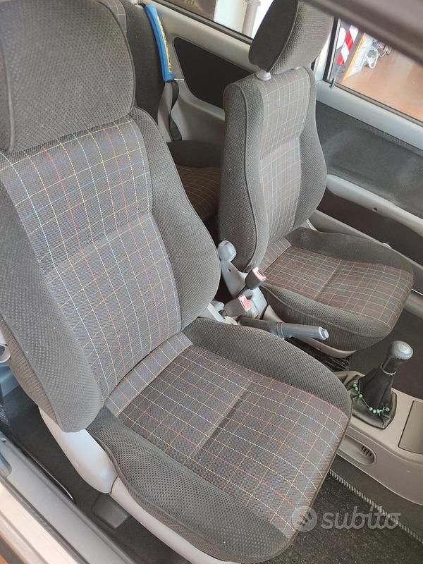 Usata Fiat Punto 133 CV (97 kW) 1994 Grigio Utilitaria