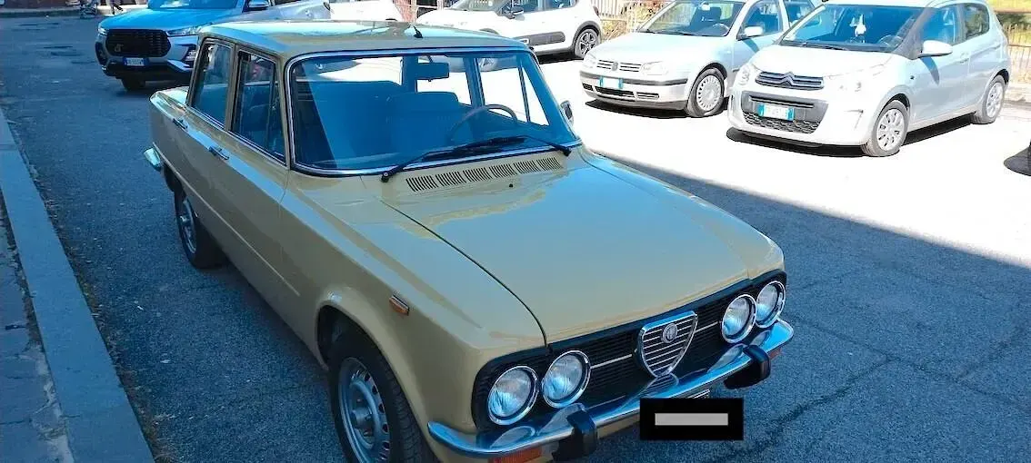 Usata Alfa Romeo Giulia 1300 Super 92 CV (67 kW) 1977 Giallo Berlina