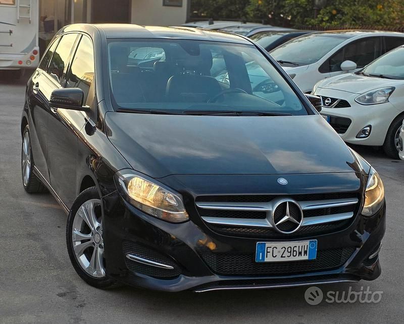 Usata Mercedes B180 Premium 110 CV (80 kW) 2016 Nero Monovolume