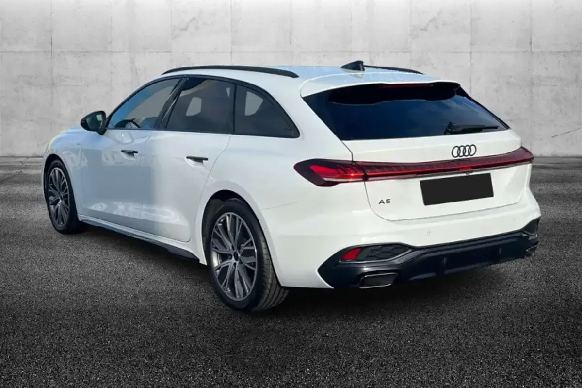 Usata Audi A5 S-Line 150 CV (110 kW) 2025 Bianco Station wagon