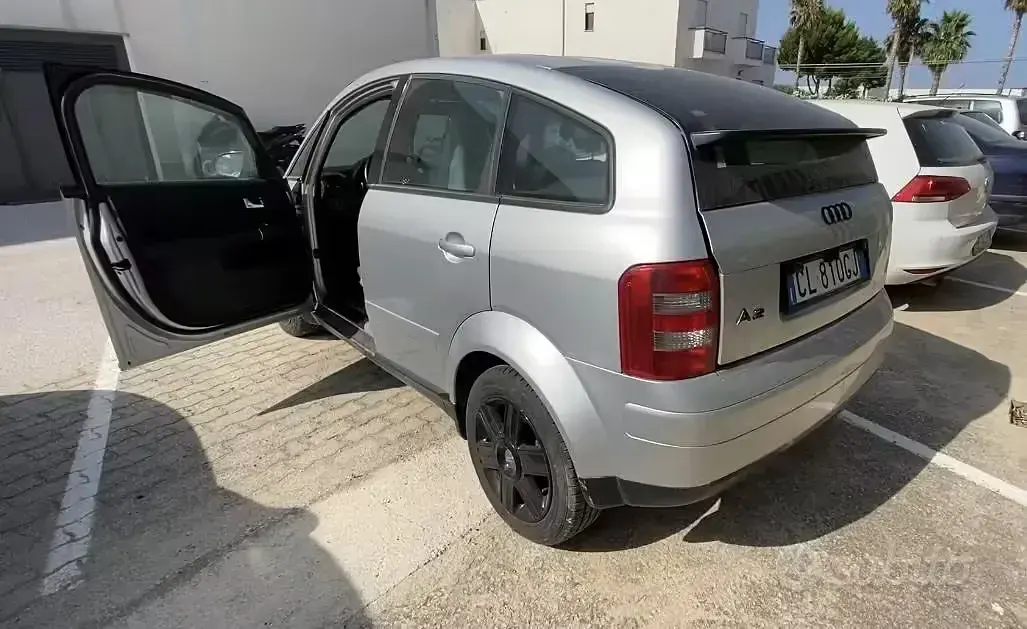 Usata Audi A2 75 CV (55 kW) 2003 Grigio Utilitaria