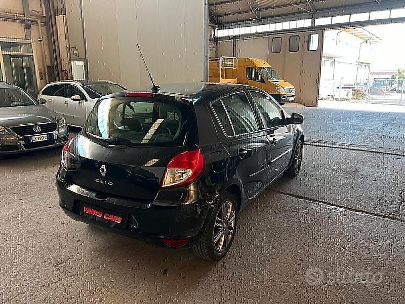 Usata Renault Clio II 85 CV (62 kW) 2010 Nero Berlina