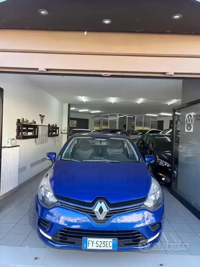 Usata Renault Clio IV Business 75 CV (55 kW) 2019 Blu Berlina