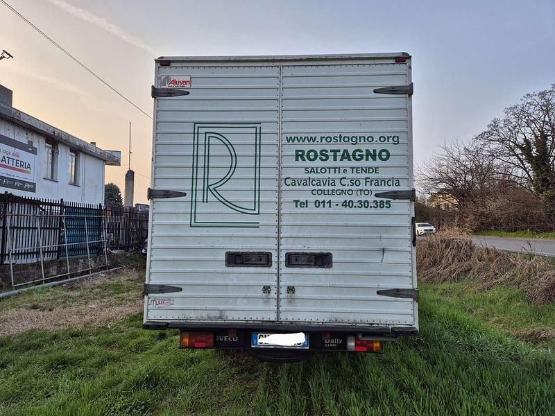 Usata Iveco Daily 116 CV (85 kW) 2005 Bianco Furgone