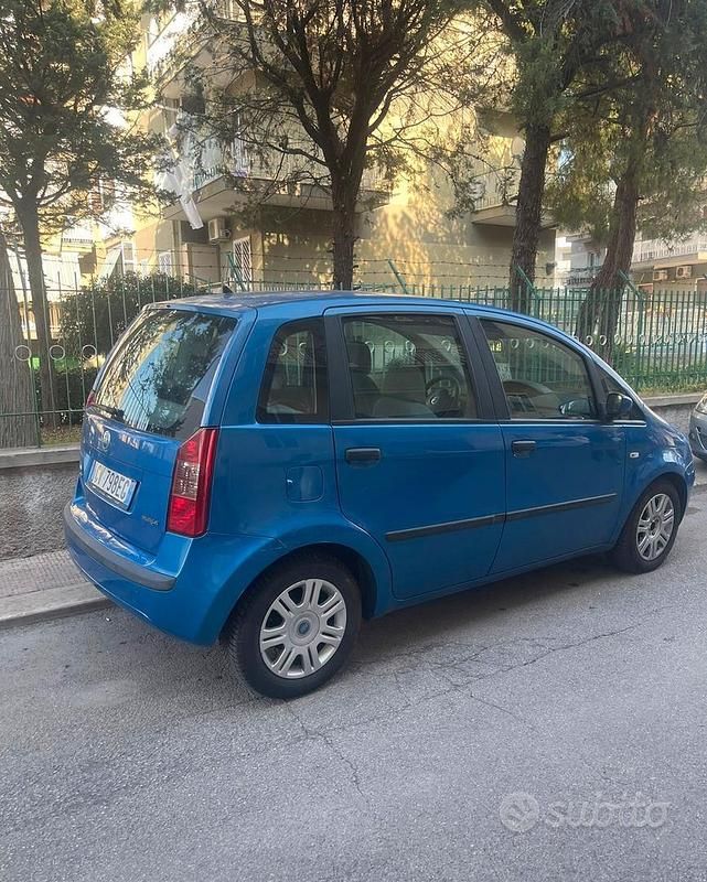 Usata Fiat Idea 70 CV (51 kW) 2005 Blu Monovolume