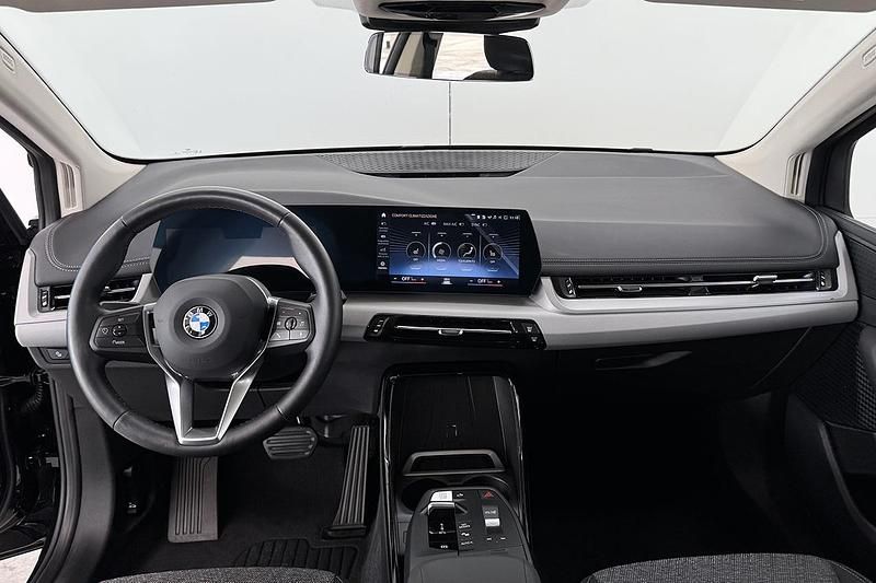 Usata BMW 218 Comfort Edition 140 CV (102 kW) 2023 Nero lacca Station wagon