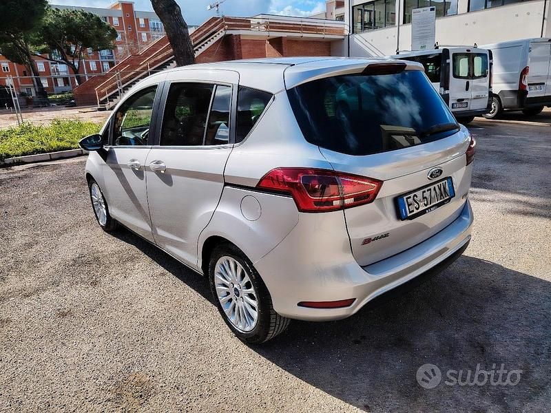 Begagnad Ford B-MAX 75 HK (55 kW) 2013 Minibuss