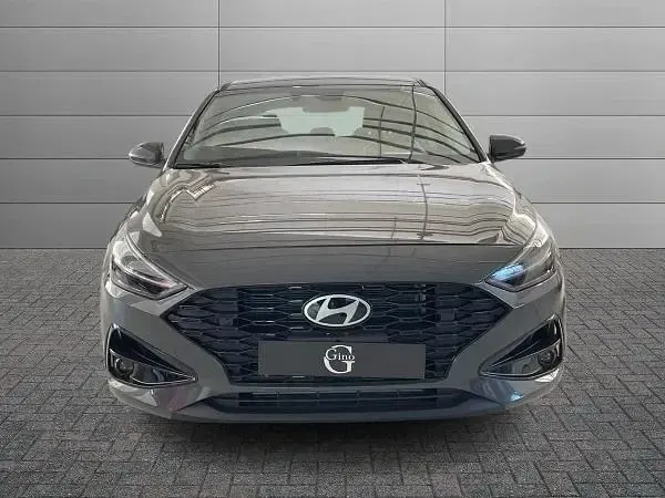 Nuova Hyundai i30 100 CV (73 kW) 2026 Ecotronic gray pearl Berlina
