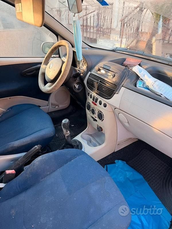 Usata Fiat Punto 2004 Grigio Utilitaria