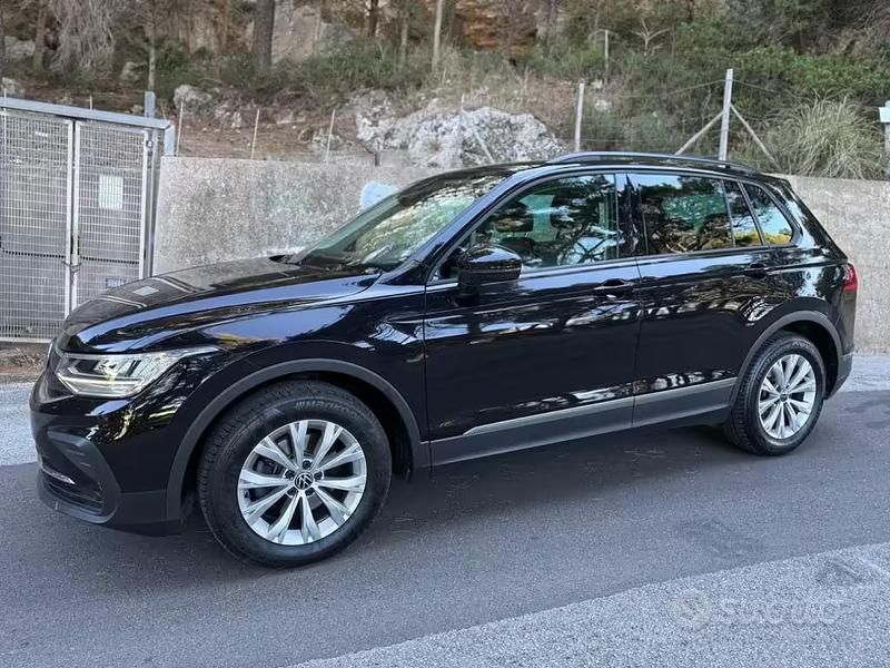 Usata VW Tiguan Life 150 CV (110 kW) 2021 Nero SUV