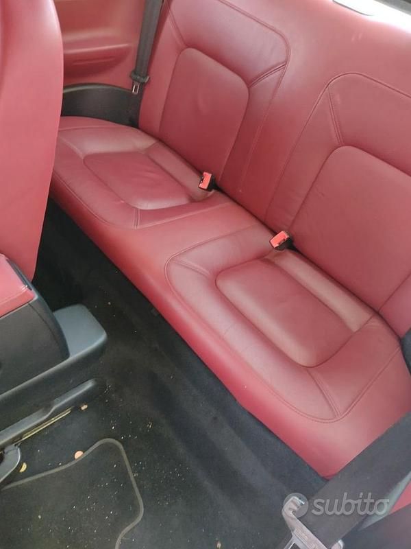 Usata VW New Beetle 102 CV (75 kW) 2010 Grigio Utilitaria