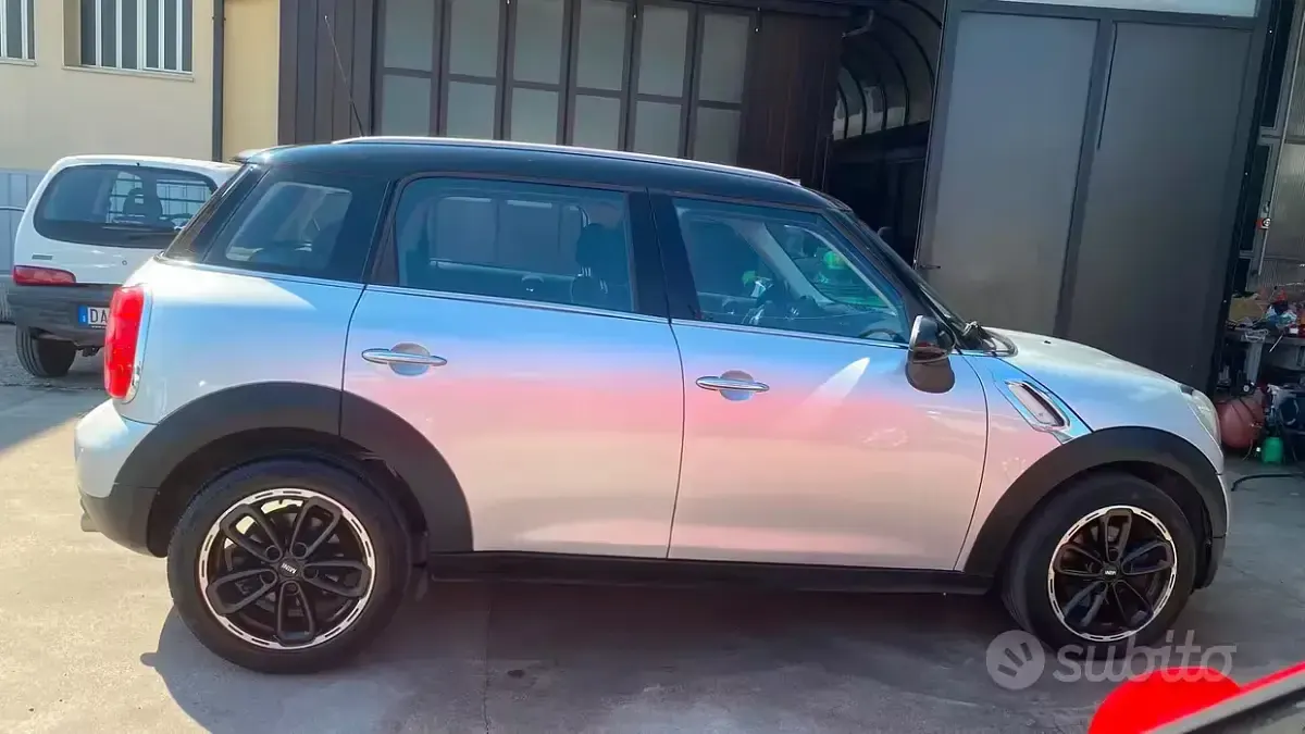 Usata Mini Cooper D Countryman Business 111 CV (81 kW) 2015 Grigio SUV