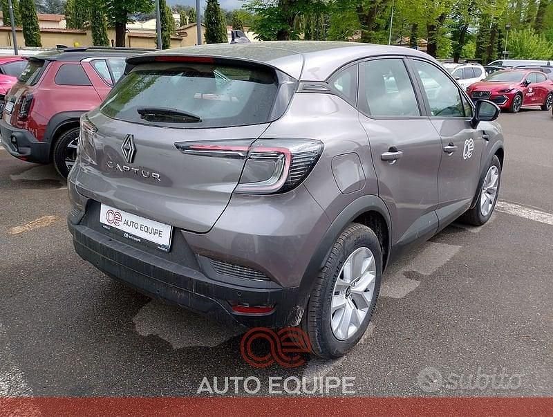 Nuova Renault Captur Evolution 101 CV (74 kW) 2025 Grigio SUV