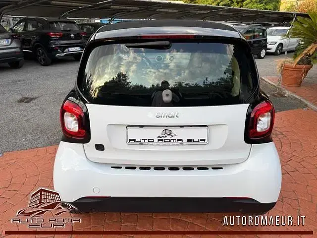 Usata Smart ForTwo Electric Drive 41 kW (56 CV) 2019 Bianco Utilitaria
