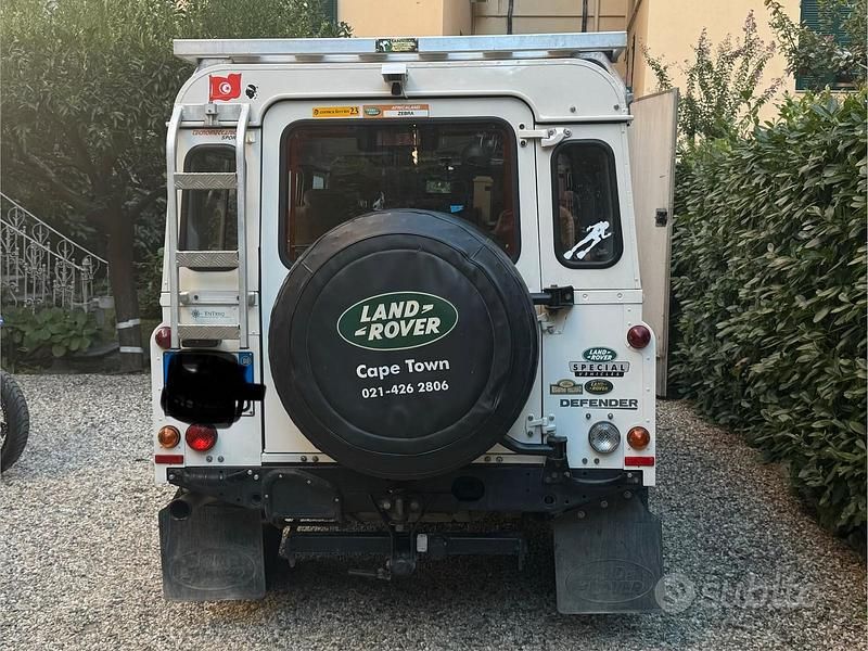 Usata Land Rover Defender 122 CV (89 kW) 2008 Bianco SUV