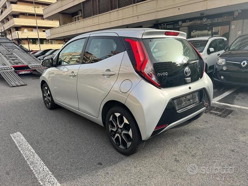 Brugt Toyota Aygo Connect Style 72 HK (52 kW) 2020 Grå Hatchback