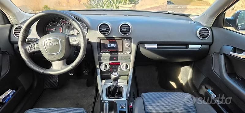 Usata Audi A3 140 CV (102 kW) 2010 Blu Utilitaria
