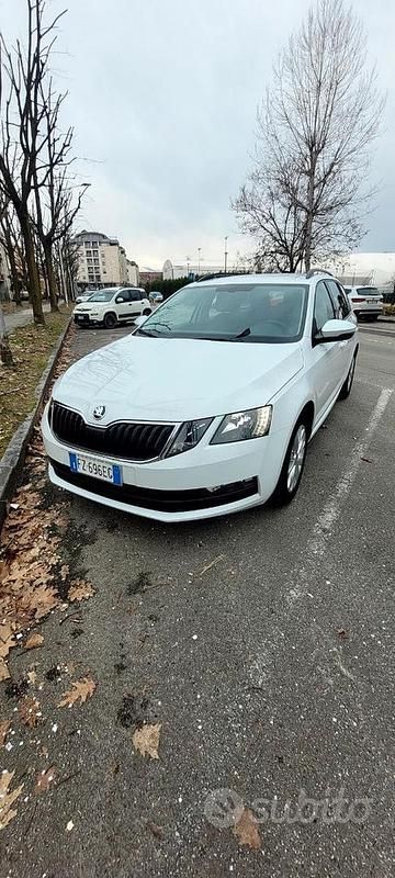 Usata Skoda Octavia Executive 116 CV (85 kW) 2020 Bianco Station wagon