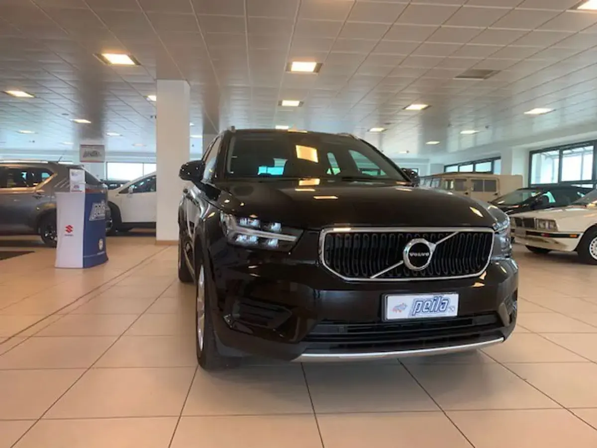 Usata Volvo XC40 Business Edition 150 CV (110 kW) 2019 Nero SUV