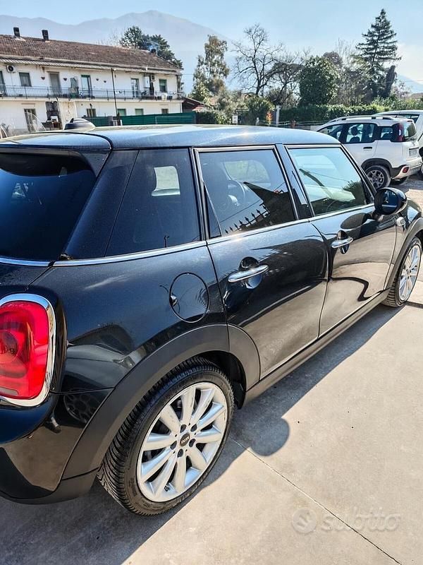 Käytetty Mini Cooper D Hype 116 HP (85 kW) 2017 Musta Viistoperä