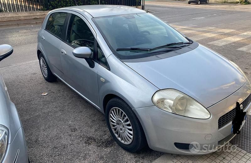 Usata Fiat Grande Punto 90 CV (66 kW) 2006 Grigio Utilitaria