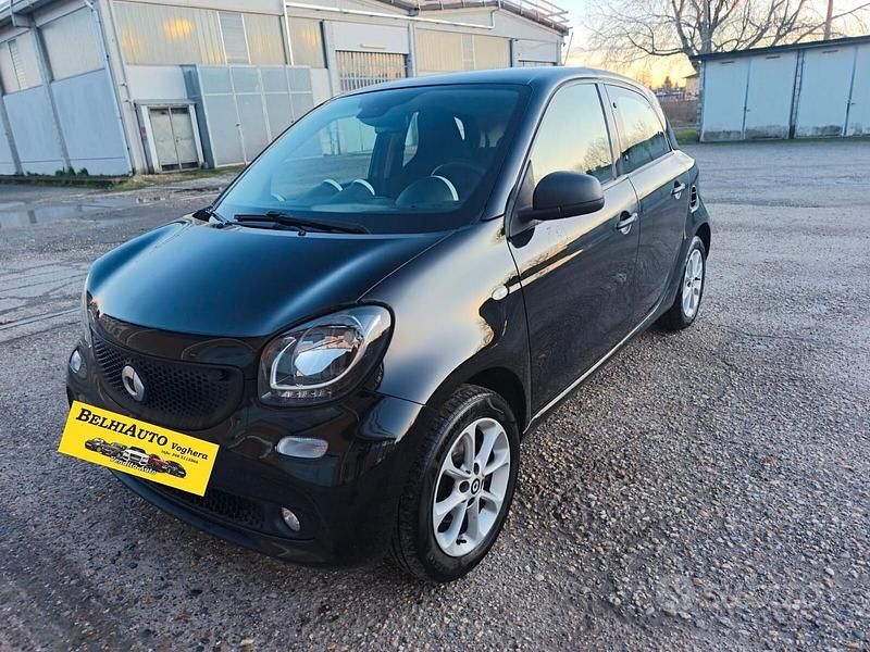 Usata Smart ForFour 70 CV (51 kW) 2017 Nero Utilitaria