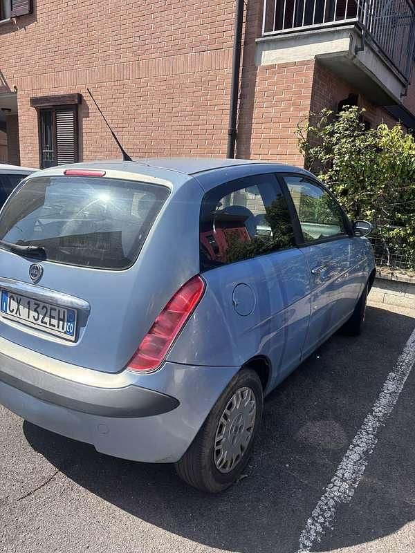 Usata Lancia Ypsilon 80 CV (58 kW) 2004 Utilitaria