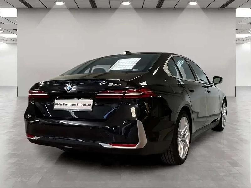 Usata BMW 520 Luxury Line 190 CV (139 kW) 2024 Nero zaffiro Berlina