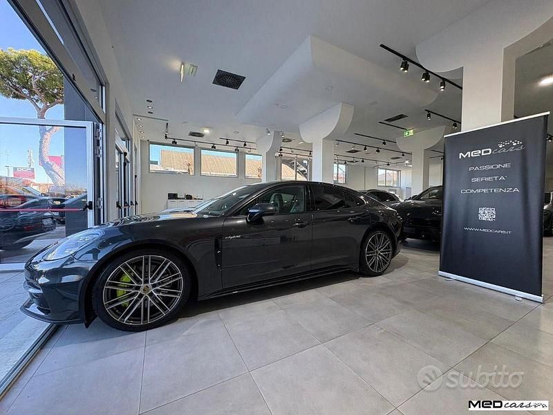 Usata Porsche Panamera 330 CV (242 kW) 2019 Grigio Utilitaria
