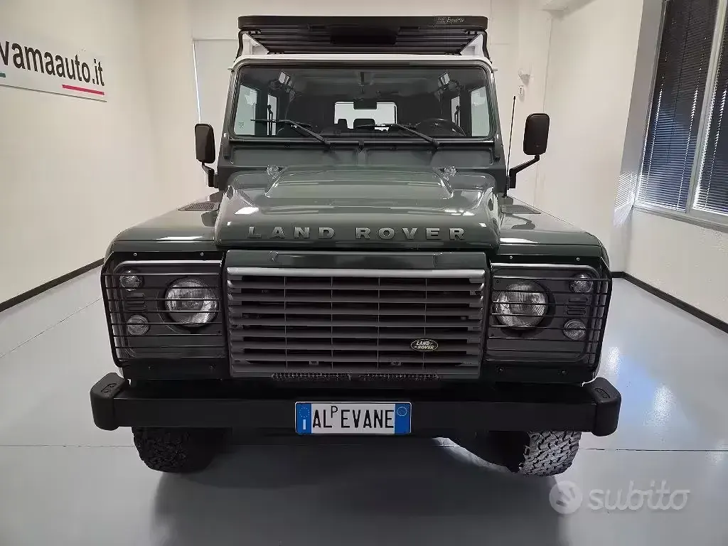 Usata Land Rover Defender SE 122 CV (89 kW) 2008 Verde SUV