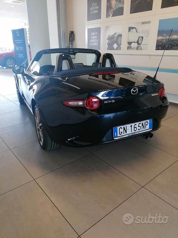 Usata Mazda MX5 Kizuna 184 CV (135 kW) 2023 Blu/azzurro Cabrio