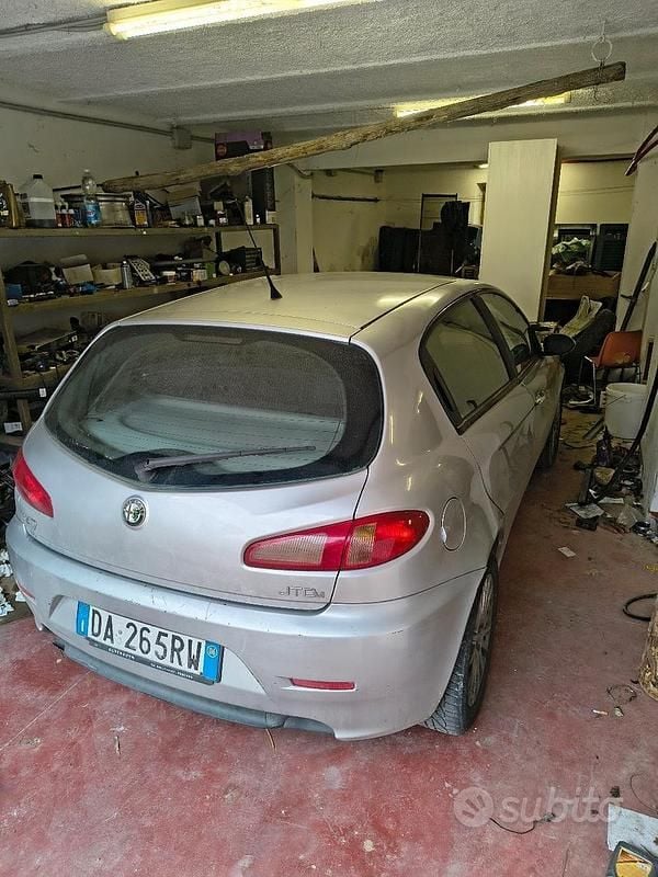 Usata Alfa Romeo 147 116 CV (85 kW) 2006 Utilitaria