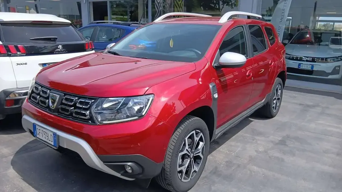 Usata Dacia Duster Prestige 101 CV (74 kW) 2021 Rosso fusion SUV