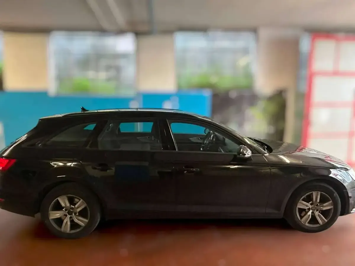 Usata Audi A4 Ambiente 122 CV (89 kW) 2017 Nero Station wagon