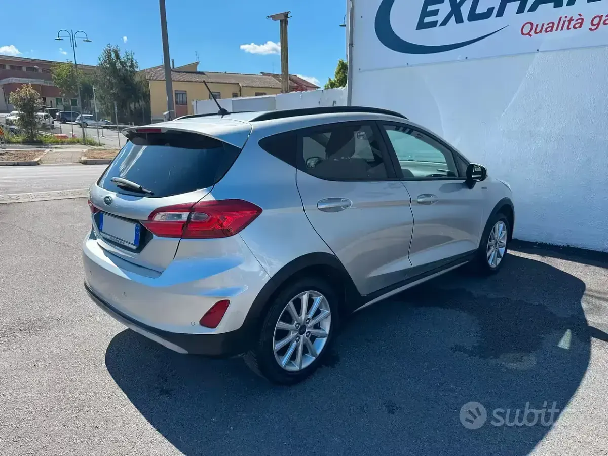 Usata Ford Fiesta Active 86 CV (63 kW) 2019 Grigio Utilitaria