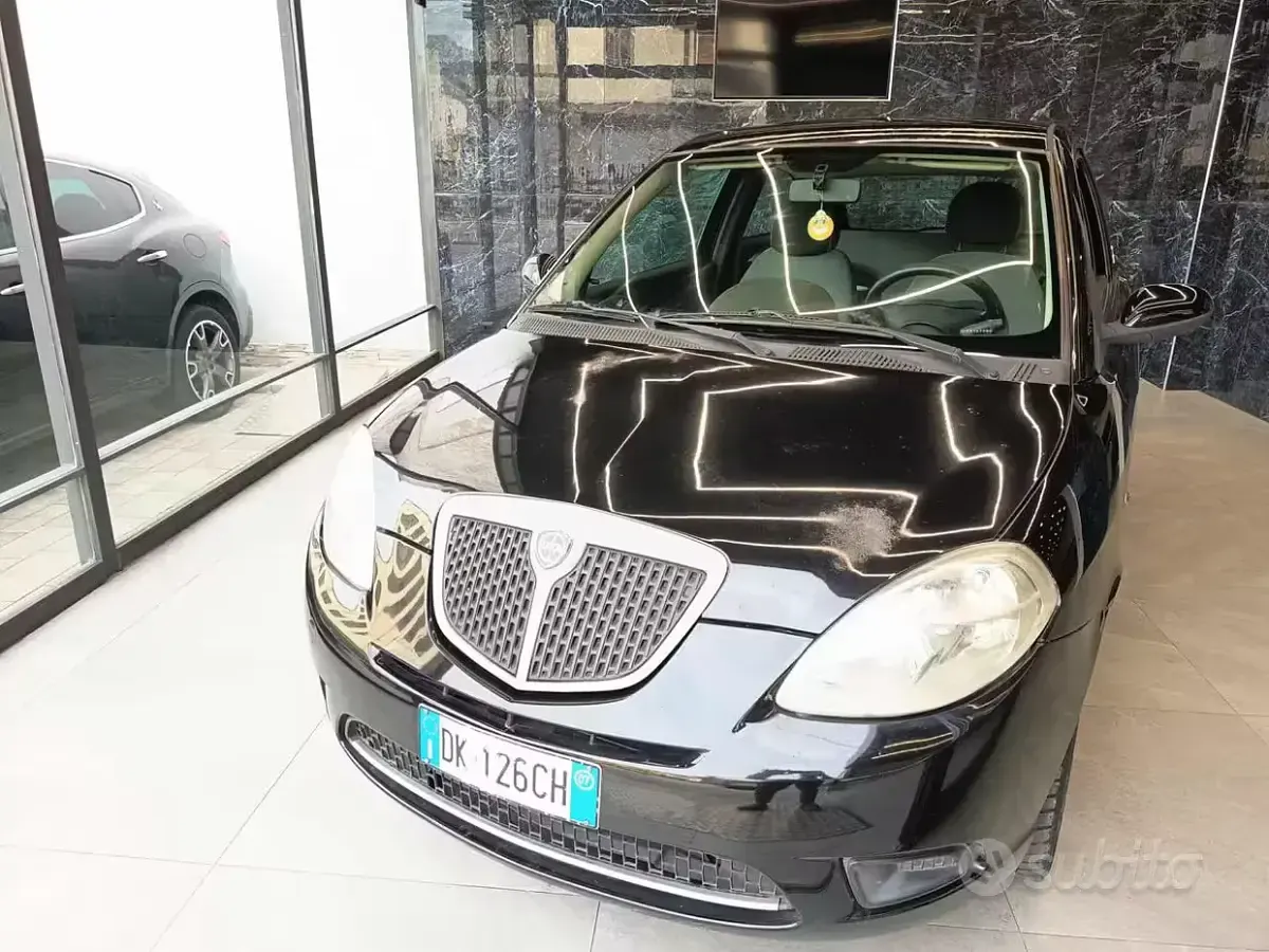 Usata Lancia Ypsilon 60 CV (44 kW) 2007 Nero Utilitaria