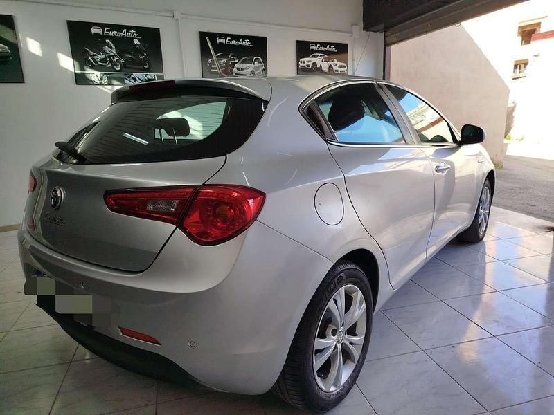 Usata Alfa Romeo Giulietta Distinctive 170 CV (125 kW) 2010 Grigio Utilitaria