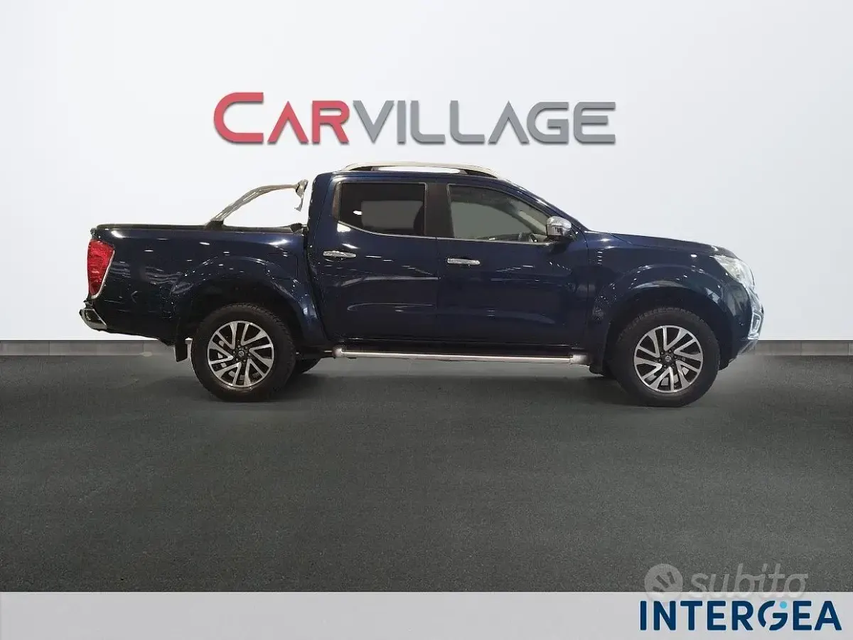 Käytetty Nissan Navara Tekna 190 HP (139 kW) 2017 Sininen Nouto