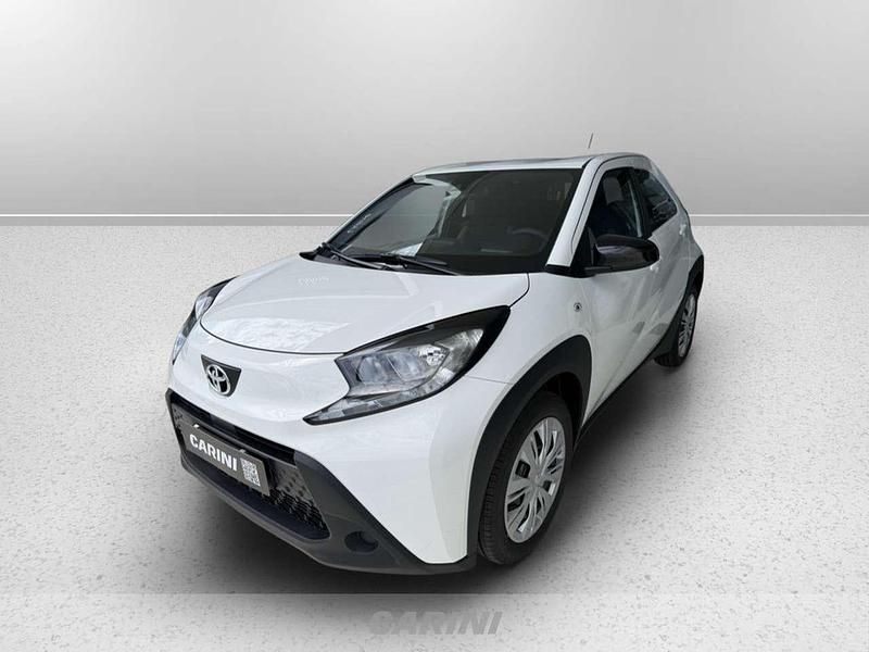 Nuova Toyota Aygo X Active 72 CV (52 kW) 2025 Biancointerni neri SUV
