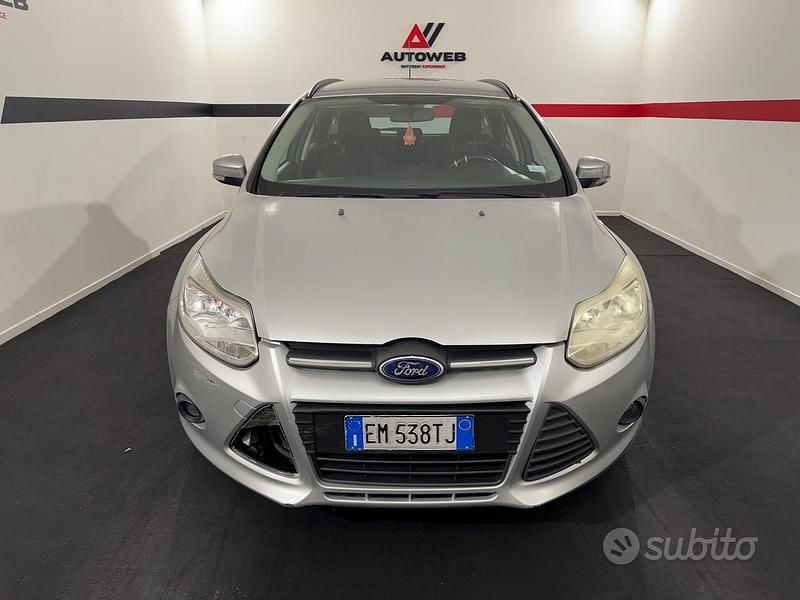 Usata Ford Focus 115 CV (84 kW) 2012 Grigio Station wagon