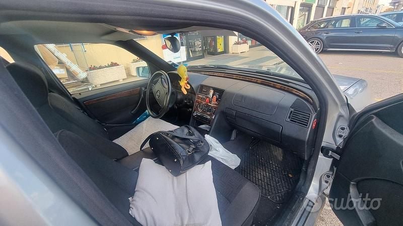 Usata Mercedes C250 2000 Grigio Station wagon