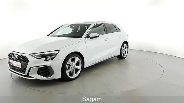 Bianco ghiaccio metallizzato Usata 2024 Audi A3 S-Line Tre volumi | 31.900 € (Super prezzo) - Immagine 1/4